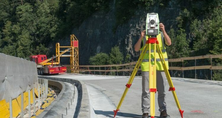 Replanteo de obras y Control de estructuras